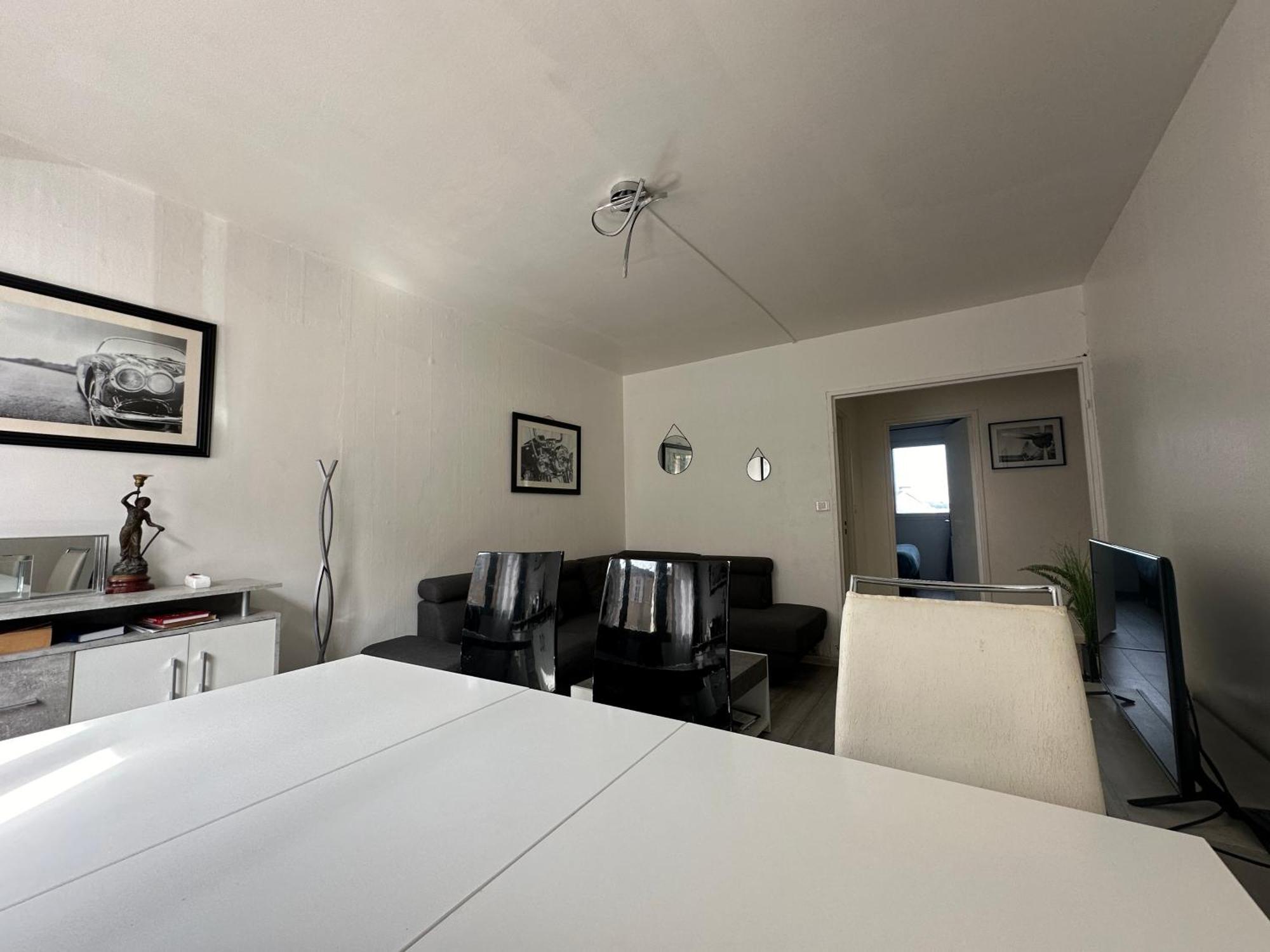 Le Montjovis, Spacieux Et Lumineux Avec Garage ลิมอจส์ ภายนอก รูปภาพ